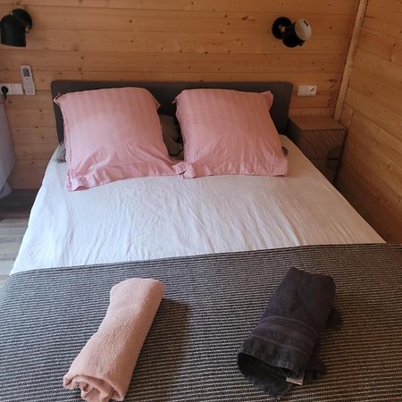 Loue Chalet De 11M2 Auribeau-sur-Siagne المظهر الخارجي الصورة